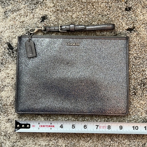 Coach - Picture 3 of 6